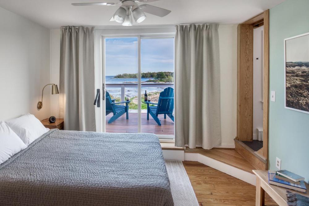Queen Room with Ocean View interior