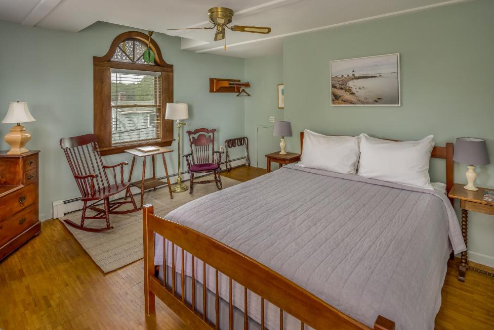 Queen Room with Ocean View interior